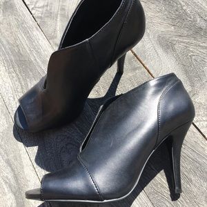 👠Nine West open heels, black, 3”heel, sz 7.  Like new!